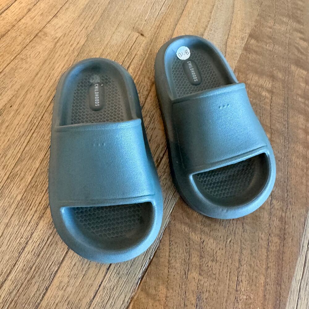 Childhoods Clothing Toddler Slides - Size 9/10 - Picture 7 of 7